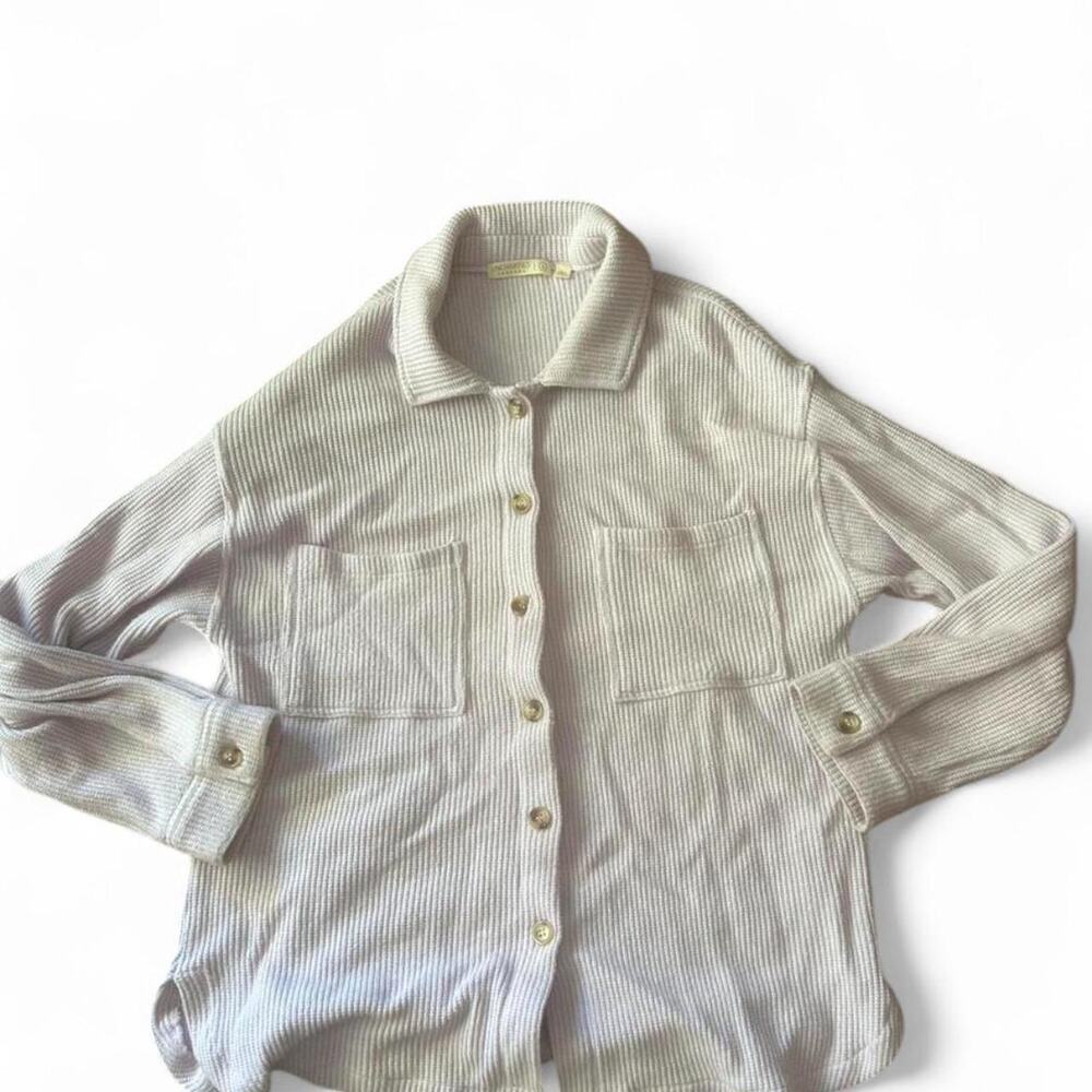 Super cute oversized buttoned sweater